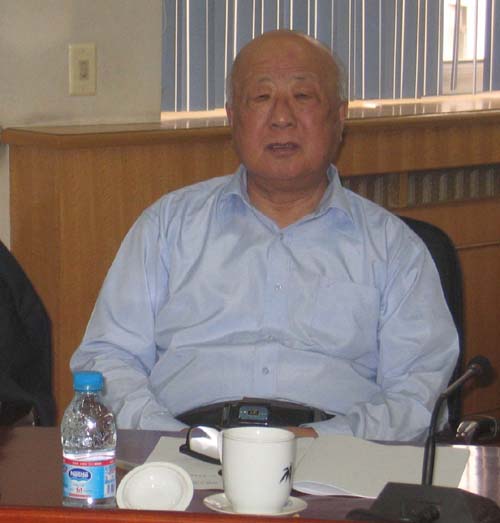 为科技创新献计献策 我校召开院士座谈会