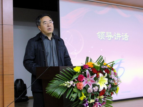 张洪涛副校长出席会议并讲话.校团委副书记夏辉主持会议.