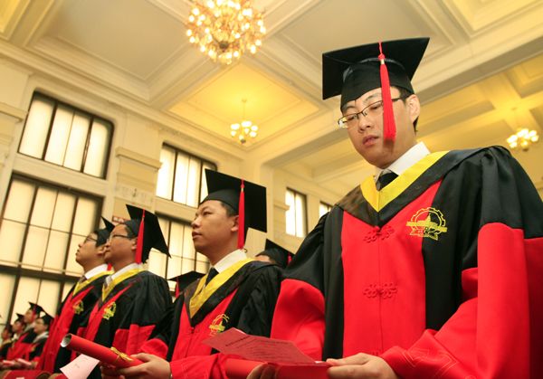 114名博士生获得博士学位