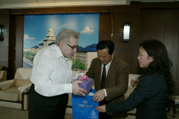 俄罗斯自然科学院副院长一行来访